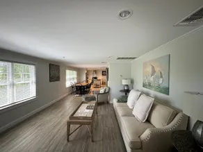 Captain's Manor - Image 2