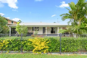 Kiesha House Beachfront Serenity - Image 2