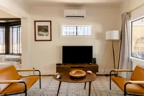 Private, Spacious, Bright & Modern home near DTLA - Image 2