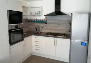 St David's station flat - Image 3
