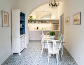 Elegant and near the sea - Image 2