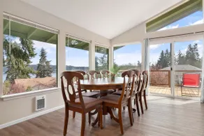 Spacious Family retreat w ocean view, Pet friendly - Image 3