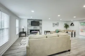 Lux National Harbor Retreat - Image 3