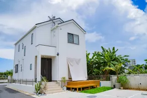 A private building with a spectacular ocean view! 3 bedrooms, living room, kitchen, 2nd floor! Sleeps 10! - Image 2