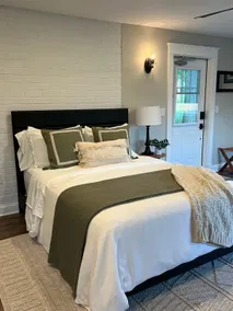 Studio Apartment with Farm Views - Image 2