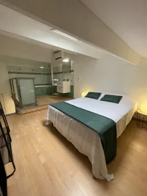 Cozy, air-conditioned 1-bedroom apartment with veranda and garden in Borgo - Image 3