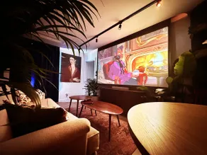 Ambient lounge with sundeck and free parking - Image 4