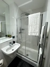 One Bedroom Flat - Image 5