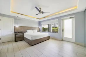 At Mine | Las Olas Suite with Pool - Image 2