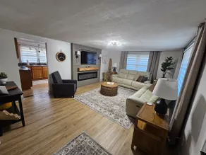 West Laurel Lounge - Image 4