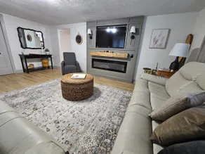 West Laurel Lounge - Image 5