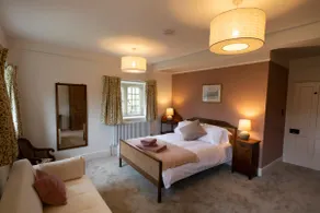 Cotswold Country House & Garden - Image 3