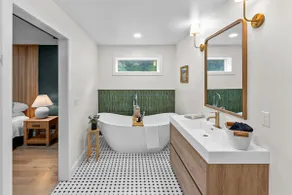 Stunning Luxury EVL Retreat l A True Private Oasis - Image 3