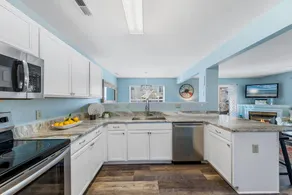 5BR Beach Retreat Pool & Tennis! - Image 5