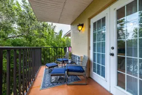 Seaside Top Floor Condo - Image 5