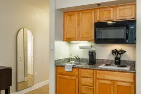 Seaside Top Floor Condo - Image 4