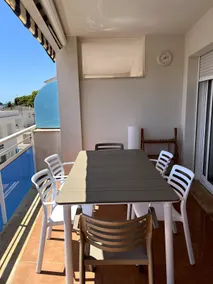 Beachfront apartment - Image 3