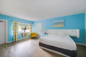 At Mine | Poolside King Suite in Fort Lauderdale - Image 2