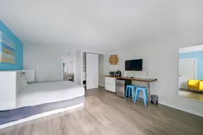 At Mine | Poolside King Suite in Fort Lauderdale - Image 3