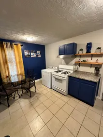 Cozy house conveniently located - Image 4