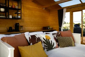 Grand Canyon Off-Grid Glamping Cabin - Image 4