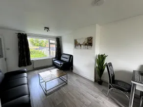 3-Bedroom Cosy Reading House - Image 2