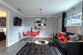 2BR The Raven Flats 08 | Hermann Park, Med Center! - Image 2