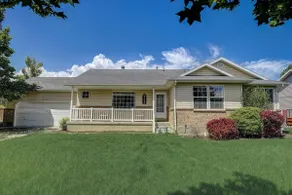 Comfortable Family Home with Hot Tub - Image 2