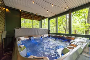 25% Off ~ Sauna, HotTub, Music, Games, Pets, 6TVs - Image 2