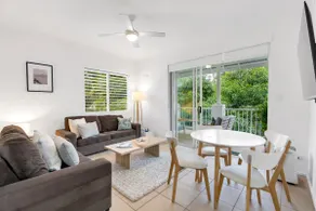 Paradise at Portsea - Image 3