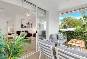 Paradise at Portsea - Image 5