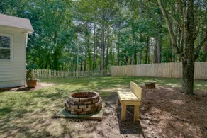 Picturesque Family Haven ~ King Beds ~ Backyard - Image 5