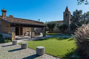 Luxurious Villa with Views and Infinity Pool - Image 5