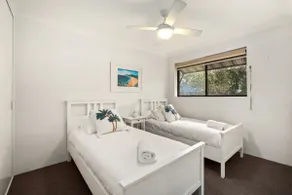 Newport Beach - Spacious Beach Front Apartment - Image 4