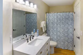 Renovated Condo Retreat - Image 5