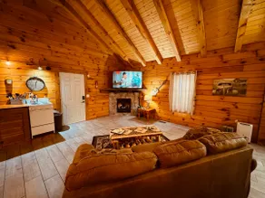 Holler Inn at Getaway Cabins - Image 2