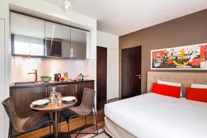 Deluxe Studio 2 pax, A/C, Pool, 1 min Disney Park - Image 2