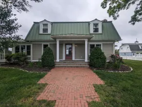 The Hopkins House-Waterfront-Pet Friendly-New Rate - Image 2