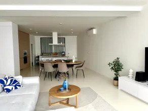 Spacious New Apartment in Center (178 m²) - Image 2