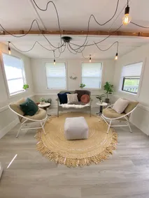 Comfortable & Elegant Home - Image 3