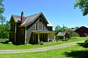 Tom's Farm Country Retreat - Image 2