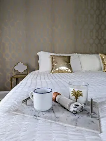 NYC in 30, Cozy & Stylish Fleetwood Stay - Image 4