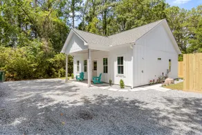 Private New House near Beach No Checkout Chores - Image 2