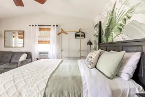 Modern Private Cottage+walkable+views+patio w/ BBQ - Image 2