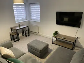 Apartment in Gloucester - Image 2