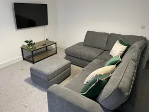 Apartment in Gloucester - Image 4