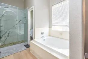 Charming 3Q Home w/Gourmet Backyard in Elk Grove - Image 4