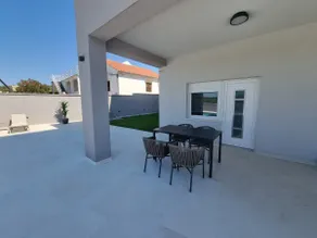 Villa Madison, Spacious Sea View Apartments Near Zadar with heated pool - Image 5