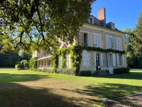 Charming 19th-century chateau - Image 2
