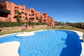 2 bedrooms sea view apartments in La Duquesa - Image 3